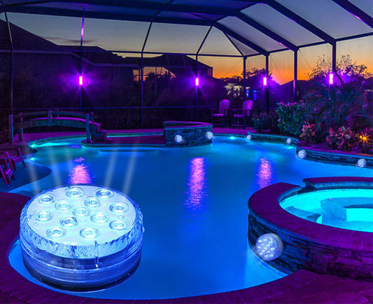 Lumières de piscine LED submersibles avec 16 couleurs interchangeable.