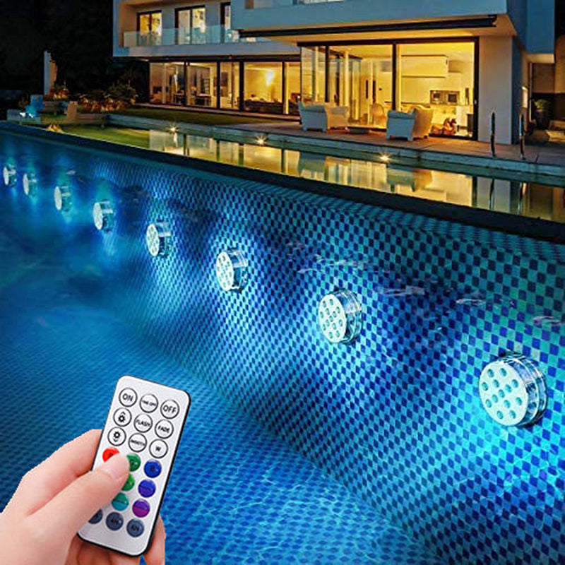 Lumières de piscine LED submersibles avec 16 couleurs interchangeable.